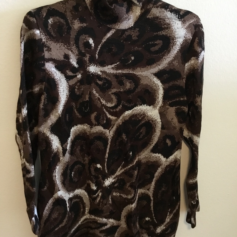 St. John Sport stretchy tunic size P, new without tag